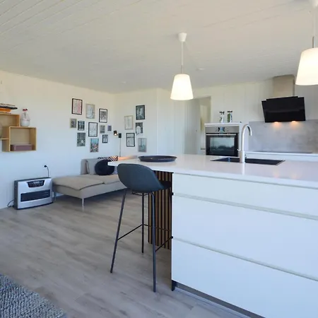 2 Bedroom Beautiful In Hejls