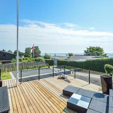 2 Bedroom Beautiful In *